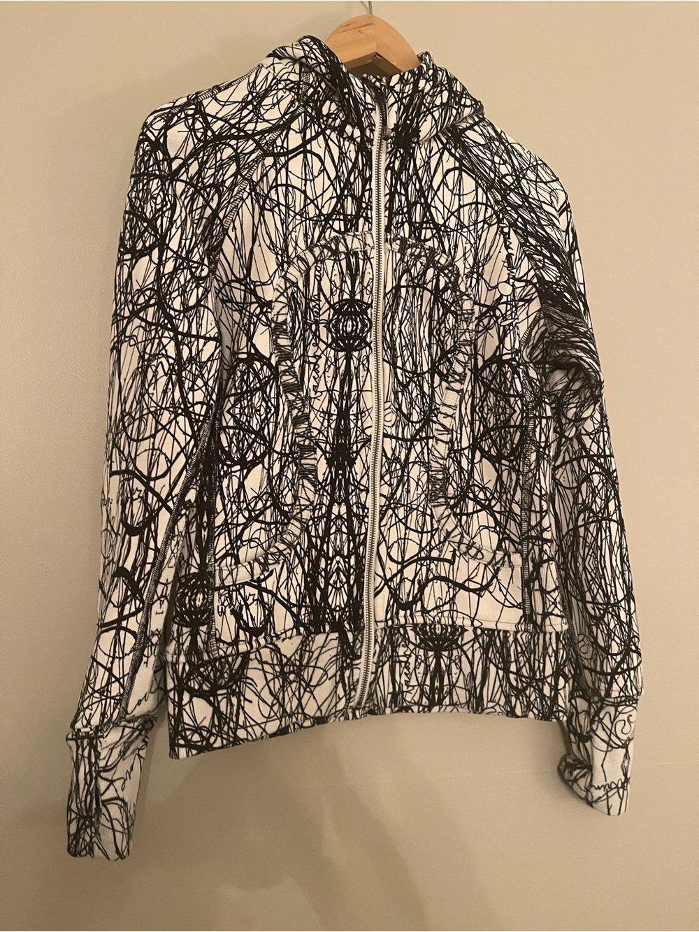 Lululemon Scuba Hoodie in “Ghost Nesting Bird Scribble” (black/white)
